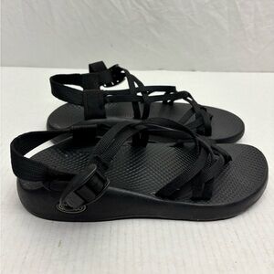 Chaco Women’s Black Strappy Outdoor Sandals wos sz 8, box 9